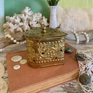 Vintage Brass Container 🔆